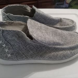 Women's shoes
